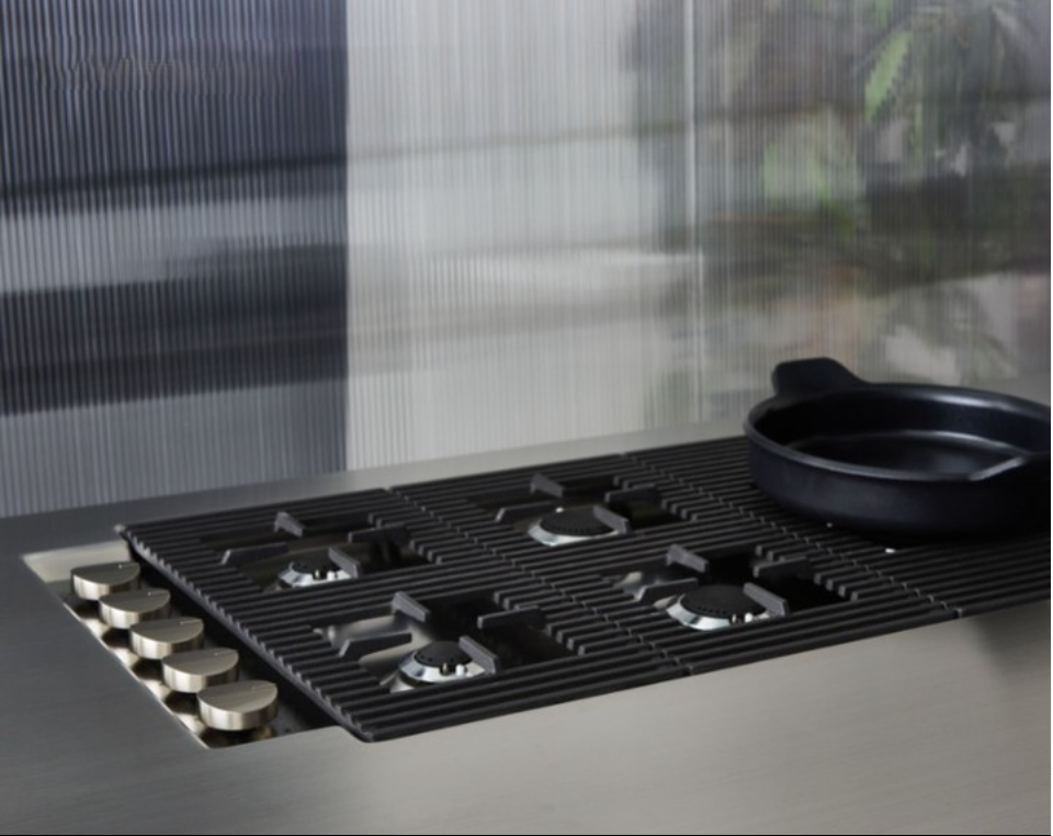 Flush Fit with recessed Controls