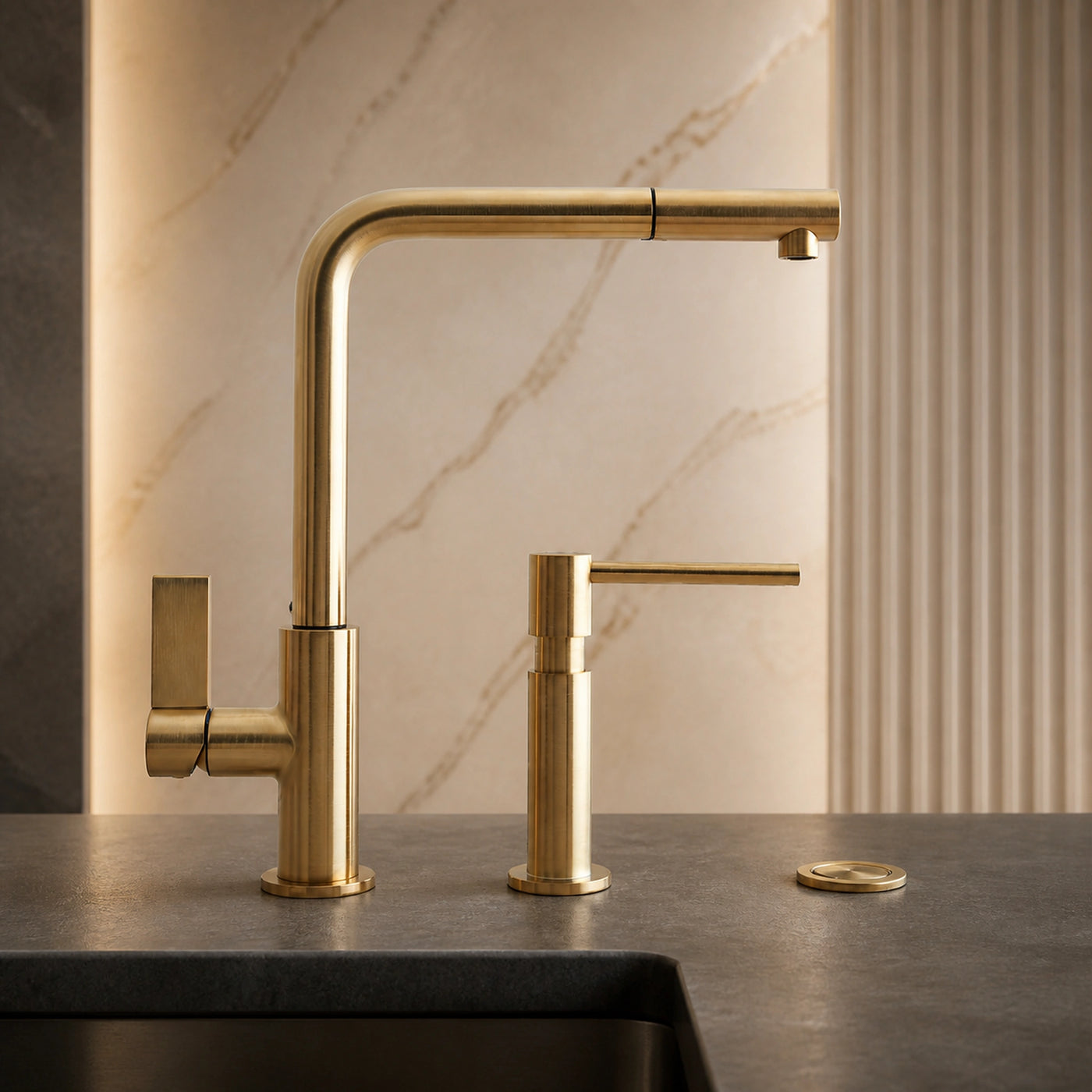 Omega Plus gold mixer tap with pull out shower head 